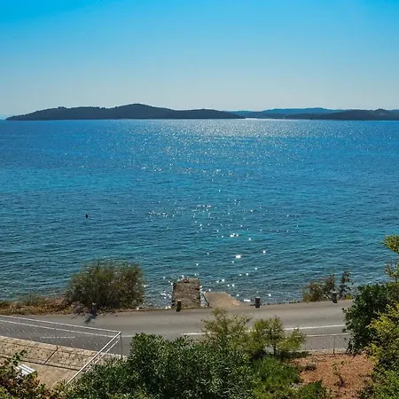 Bella Perna Beachfront