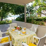 Bella Perna Beachfront