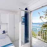 Apartman Bella Perna Beachfront Kuciste