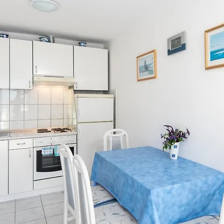 Bella Perna Beachfront Διαμέρισμα Kuciste