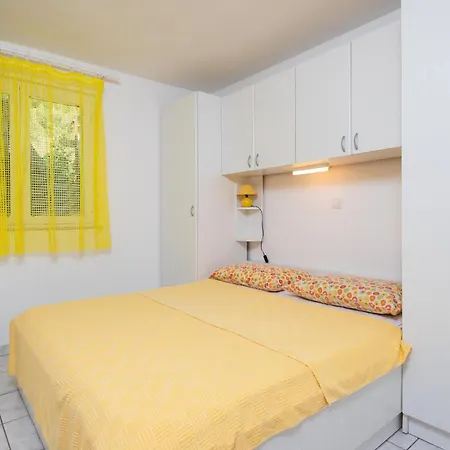 Bella Perna Beachfront Διαμέρισμα *