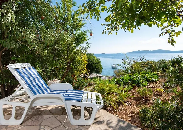 Apartment Bella Perna Beachfront Kuciste